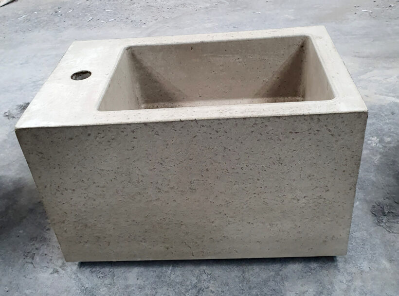 Vrijhangend betonnen wasbakje